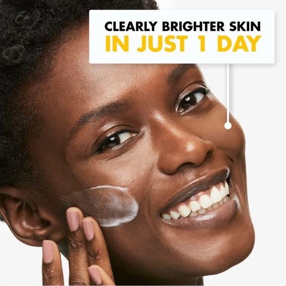 Olay Vitamin C Skincare Set - Orange - Picture 7 of 12